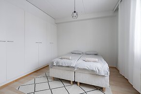 Lakefront Home near Downtown