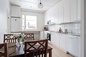 Lakefront Home near Downtown