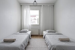 Lakefront Home near Downtown