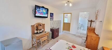 Neo & ruks guest house Boston