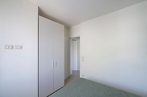 Elegant and Luminous Apartment With Terrace