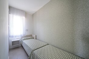 Elegant and Luminous Apartment With Terrace