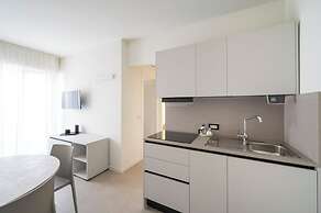 Elegant and Luminous Apartment With Terrace