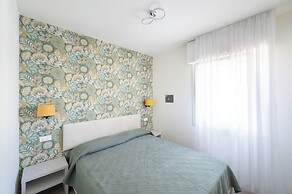 Elegant and Luminous Apartment With Terrace