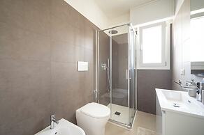 Elegant and Luminous Apartment With Terrace