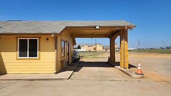 Regency Inn By OYO Rockdale TX