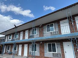 Imperial Inn by OYO Tazwell