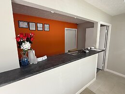 Imperial Inn by OYO Tazwell