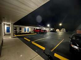 Deluxe Inn by OYO Near Toledo Ohio