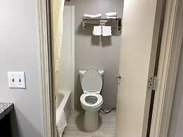 Deluxe Inn by OYO Near Toledo Ohio