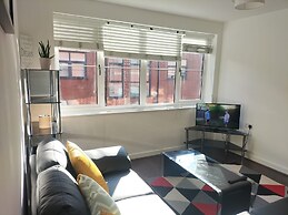 Central Apt - Sleeps 4 - Parking & Wifi