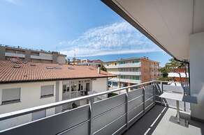 Newly Renovated Modern two Room Apartment