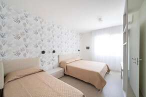 Newly Renovated Modern two Room Apartment