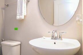 Gorgeous 5Bd W Private Pool Windsor Westside 8893