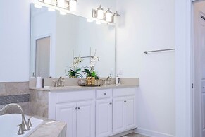 Luxurious 4Bd Villa Private Pool @ Champions Gate Resort 9021