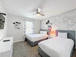 Stunning 4Bd W/ Pool @ Storey Lake 5019