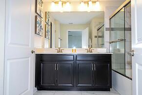 Stunning 4Bd With Pool At Storey Lake Resort 4821