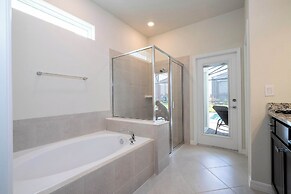 Stunning 7Bd Jacuzzi Pool & Close To Disney @ Windsor Cay 16217