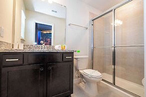 Stunning 7Bd Jacuzzi Pool & Close To Disney @ Windsor Cay 16217