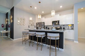 Stunning 7Bd Jacuzzi Pool & Close To Disney @ Windsor Cay 16217