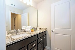 Stunning 7Bd Jacuzzi Pool & Close To Disney @ Windsor Cay 16217