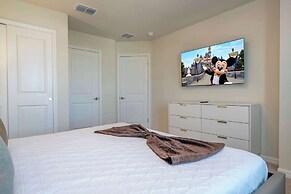 Stunning 7Bd Jacuzzi Pool & Close To Disney @ Windsor Cay 16217