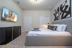 Stunning 7Bd Jacuzzi Pool & Close To Disney @ Windsor Cay 16217