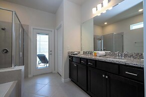 Stunning 7Bd Jacuzzi Pool & Close To Disney @ Windsor Cay 16217