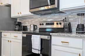 Stunning 7Bd Jacuzzi Pool & Close To Disney @ Windsor Cay 16217