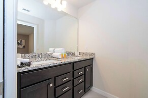 Stunning 7Bd Jacuzzi Pool & Close To Disney @ Windsor Cay 16217