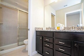 Stunning 7Bd Jacuzzi Pool & Close To Disney @ Windsor Cay 16217