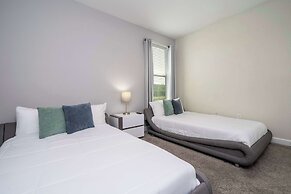 Stunning Game Room & Pool Jacuzzi Storey Lake 2799