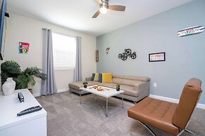 Stunning Game Room & Pool Jacuzzi Storey Lake 2799