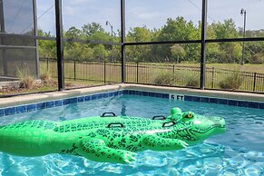 Stunning Game Room & Pool Jacuzzi Storey Lake 2799