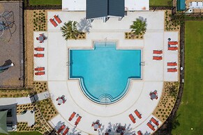 Stunning Game Room & Pool Jacuzzi Storey Lake 2799