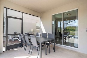 Stunning Game Room & Pool Jacuzzi Storey Lake 2799