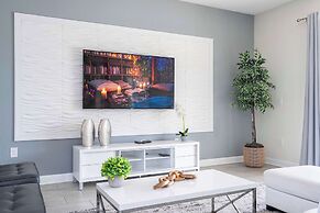 Stunning Game Room & Pool Jacuzzi Storey Lake 2799