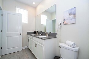 Stunning Game Room & Pool Jacuzzi Storey Lake 2799