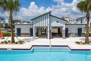 Stunning Game Room & Pool Jacuzzi Storey Lake 2799