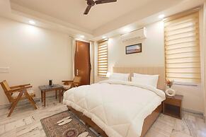 The Onyx by Parfait Street