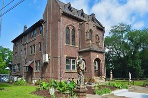 Chateau Connellsville