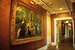 Chateau Connellsville