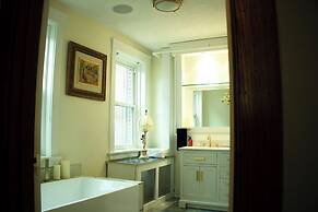 Chateau Connellsville