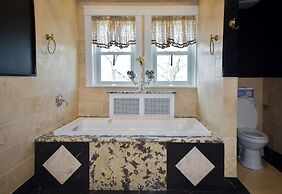 Chateau Connellsville