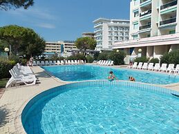 Seafront Apartment With Pool in Bibione