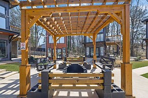 The Business Bungalow-5 Mins From Airport