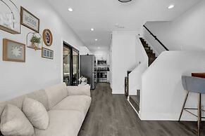 The Business Bungalow-5 Mins From Airport