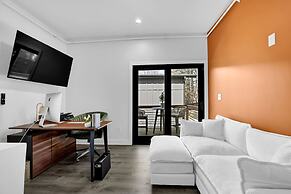 The Business Bungalow-5 Mins From Airport