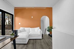 The Business Bungalow-5 Mins From Airport