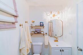 Emerald Escape - UNR & Pet Friendly